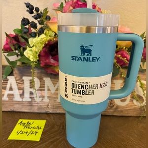 Stanley- Pool - 40oz - NWT - No flaws - 1 cup available
